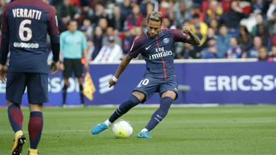 Bordeaux come&ccedil;ava bem a temporada, at&eacute; cruzar o caminho do PSG: 6 a 2