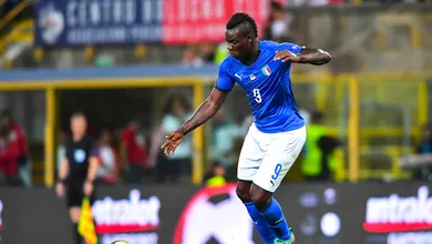 Balotelli defende volta &agrave; sele&ccedil;&atilde;o italiana e ironiza atacantes da Azzurra: &lsquo;Eles jogaram?&rsquo;