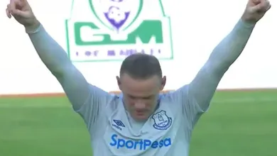 Primeiro gol de Rooney no retorno ao Everton revive mem&oacute;rias de 15 anos atr&aacute;s