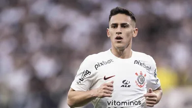 Rojas chegou para aliviar o meio-campo do Corinthians, mas ainda n&atilde;o encontrou regularidade
