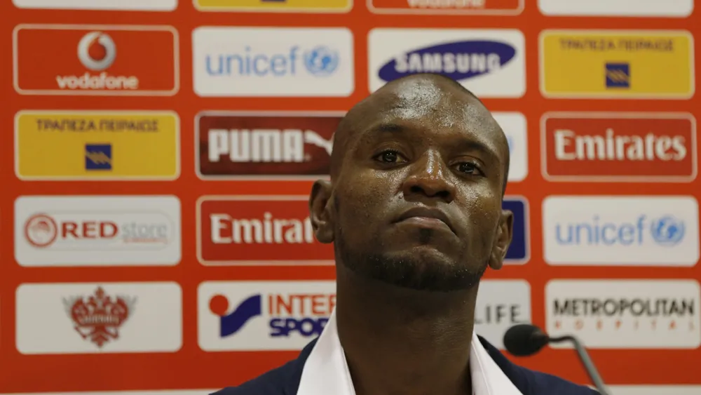 Abidal: les&atilde;o de Ronaldo na final da Euro foi problema para Fran&ccedil;a e vantagem para Portugal