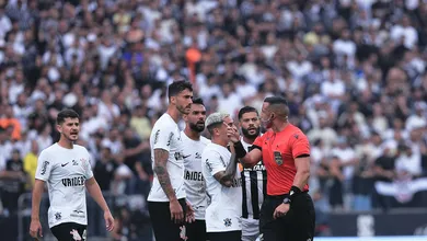 Mais brigado do que jogado: Corinthians e Atl&eacute;tico-MG empatam na estreia do Brasileiro