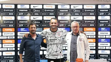 Gest&atilde;o Du&iacute;lio: Corinthians fez contrata&ccedil;&otilde;es question&aacute;veis e teve excesso de venda de jogadores