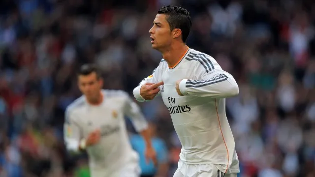 Cristiano Ronaldo deu a um f&atilde; com c&acirc;ncer um &oacute;timo motivo para sorrir
