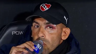 A saga de Carlos Tevez: do traumatismo craniano at&eacute; a vit&oacute;ria e lideran&ccedil;a com o Independiente