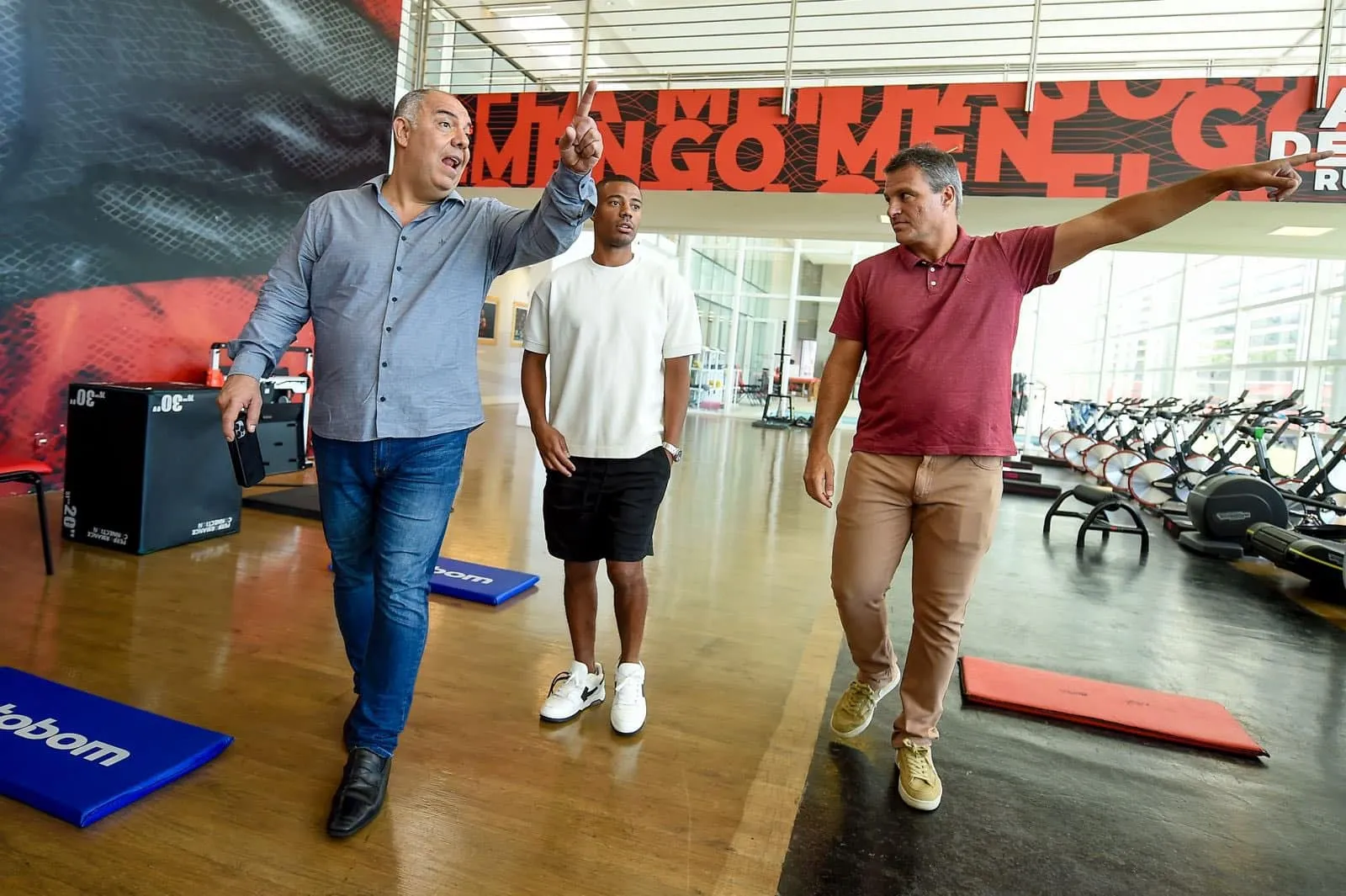 Negocia&ccedil;&atilde;o por L&eacute;o Ortiz pode encerrar passagem do Flamengo pela primeira janela de 2024