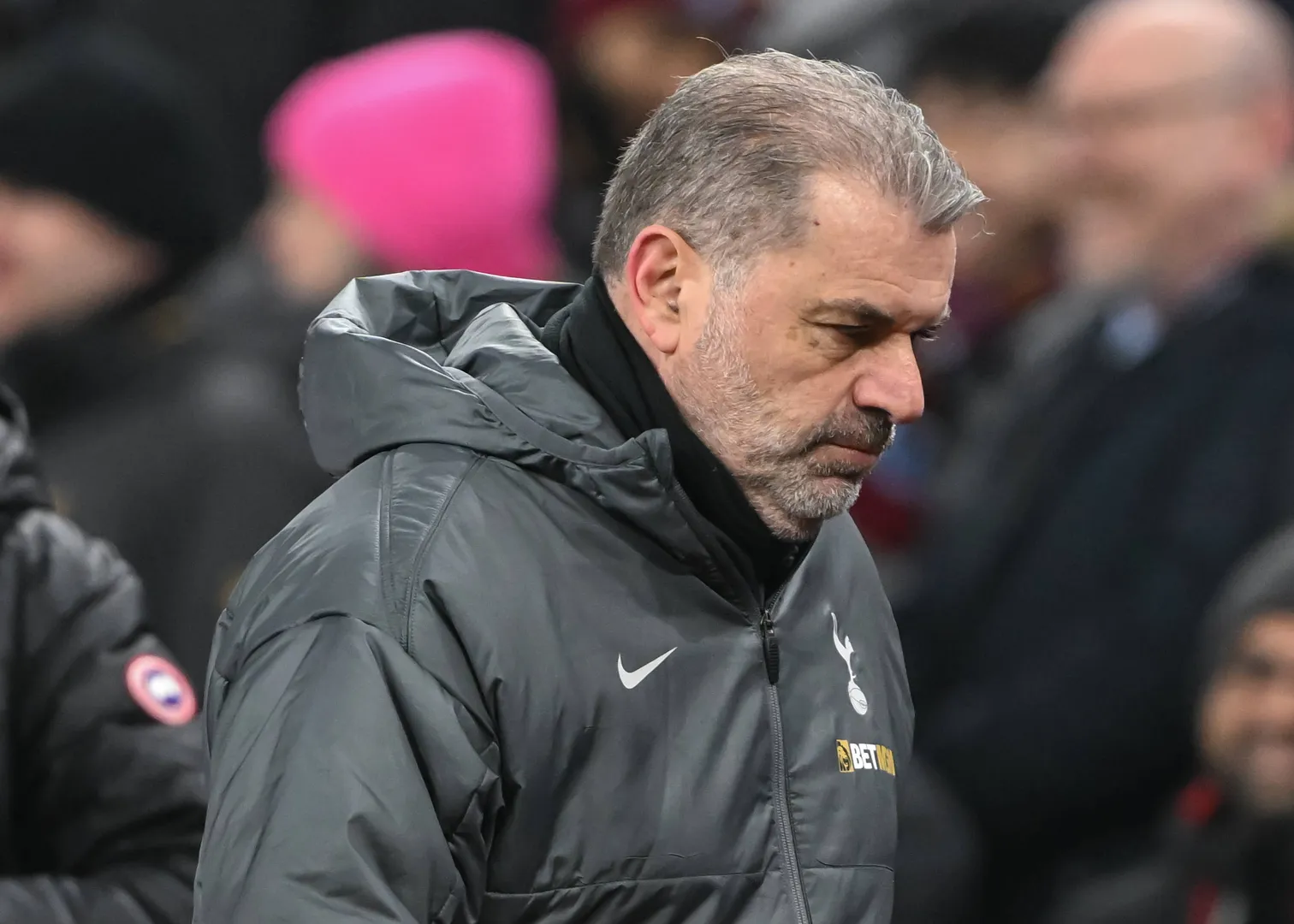 Postecoglou segue no aguardo de refor&ccedil;os enquanto o Tottenham trabalha nos bastidores e promete investir alto na pr&oacute;xima janela