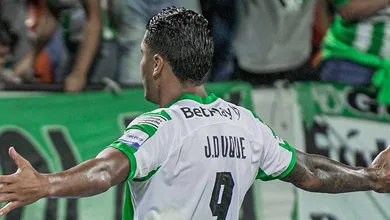 Numa rodada decisiva cheia de reviravoltas, o Atl&eacute;tico Nacional vai &agrave; final do Apertura com uma virada arrancada aos 47 do 2&deg; tempo