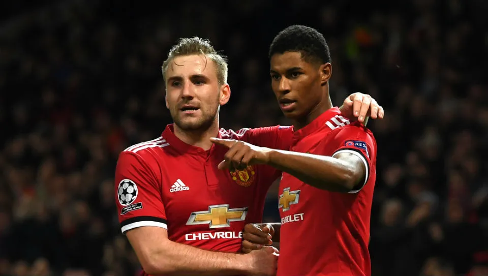 Rashford voou baixo na virada que ratificou a classifica&ccedil;&atilde;o e a lideran&ccedil;a do United