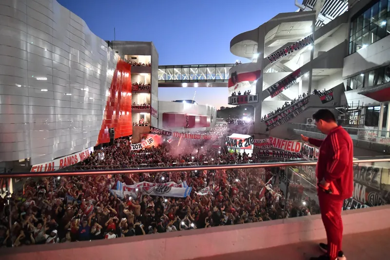 Gallardo agradece torcida por apoio antes de jogo contra o Galo 