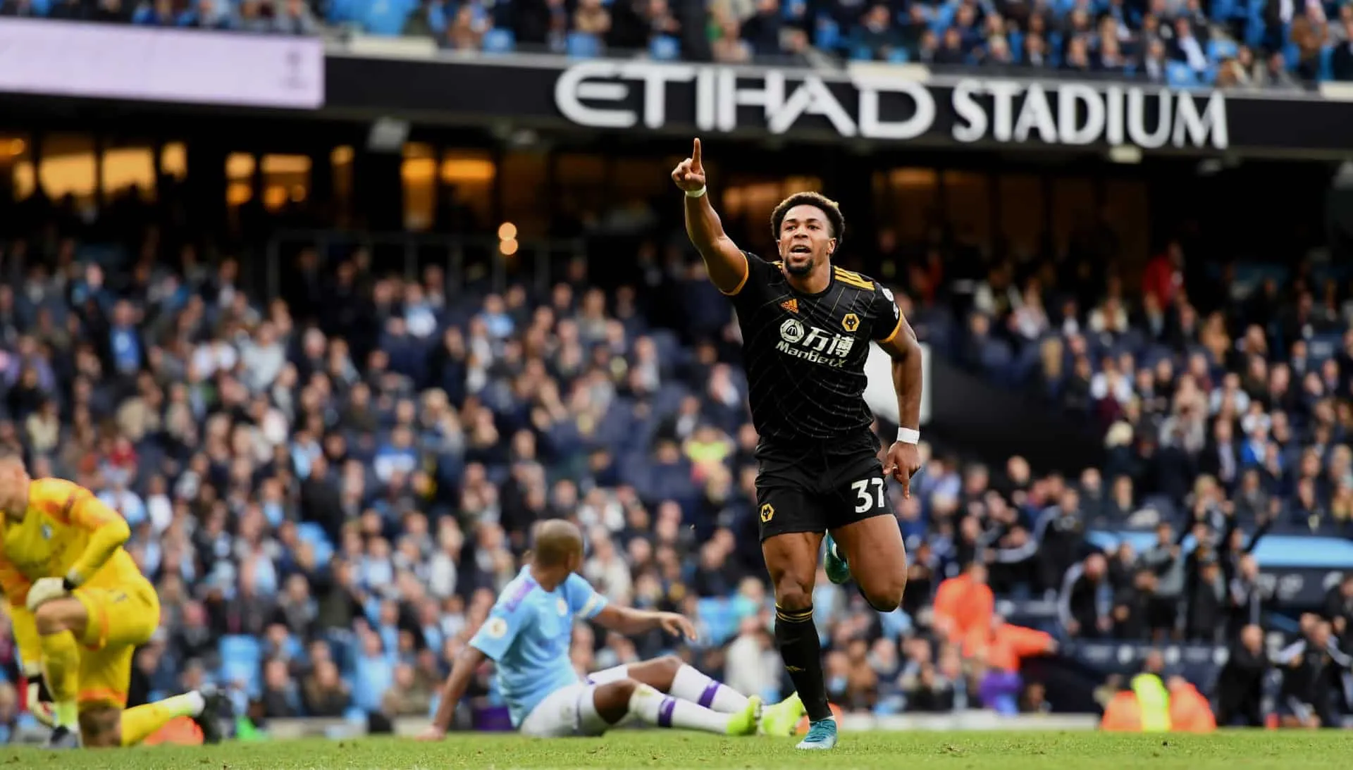 Fulminante, o Wolverhampton imp&ocirc;s uma dur&iacute;ssima derrota ao Manchester City dentro do Etihad
