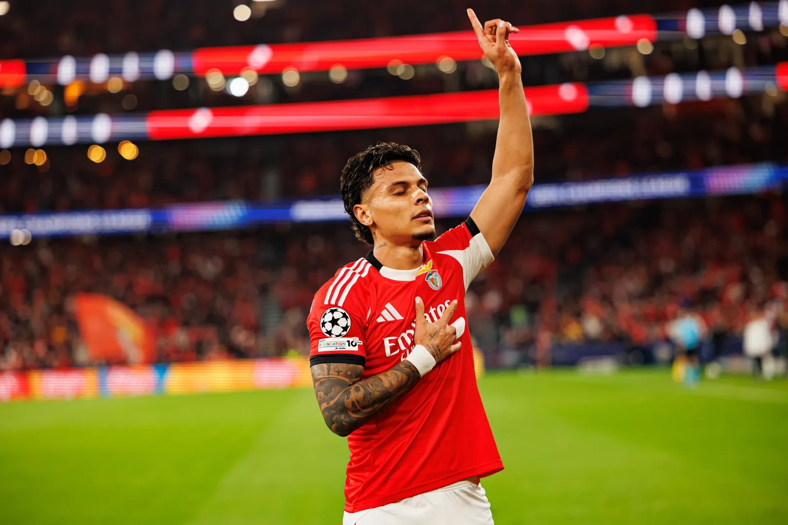 Richard R&iacute;os celebra gol peo Benfica