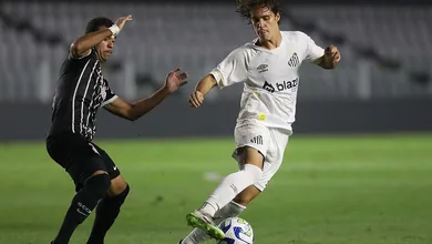 Em sua primeira Copinha, Bernardo &eacute; a refer&ecirc;ncia t&eacute;cnica do ataque do Santos na busca pelo tetra