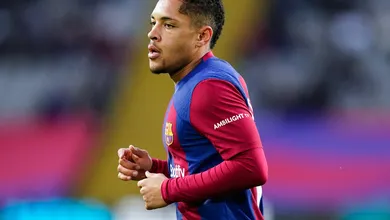 Sporting se aproxima de Vitor Roque, mas ganha concorrente da liga espanhola