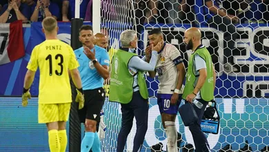 Pedido de desculpas e m&aacute;scaras: Mbapp&eacute; recusa cirurgia e tra&ccedil;a estrat&eacute;gia para jogar a Euro