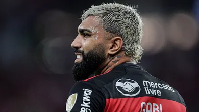 Festa flamenguista no Maracan&atilde; come&ccedil;a com ova&ccedil;&atilde;o a Gabigol e termina em prova&ccedil;&atilde;o a palmeirenses