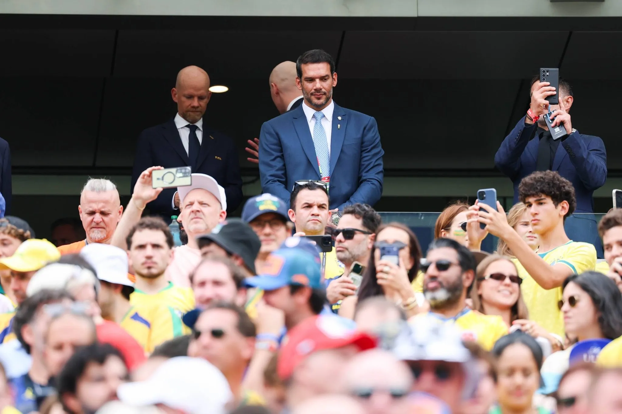 Samir Xaud na tribuna durante jogo da Sele&ccedil;&atilde;o na Copa do Mundo