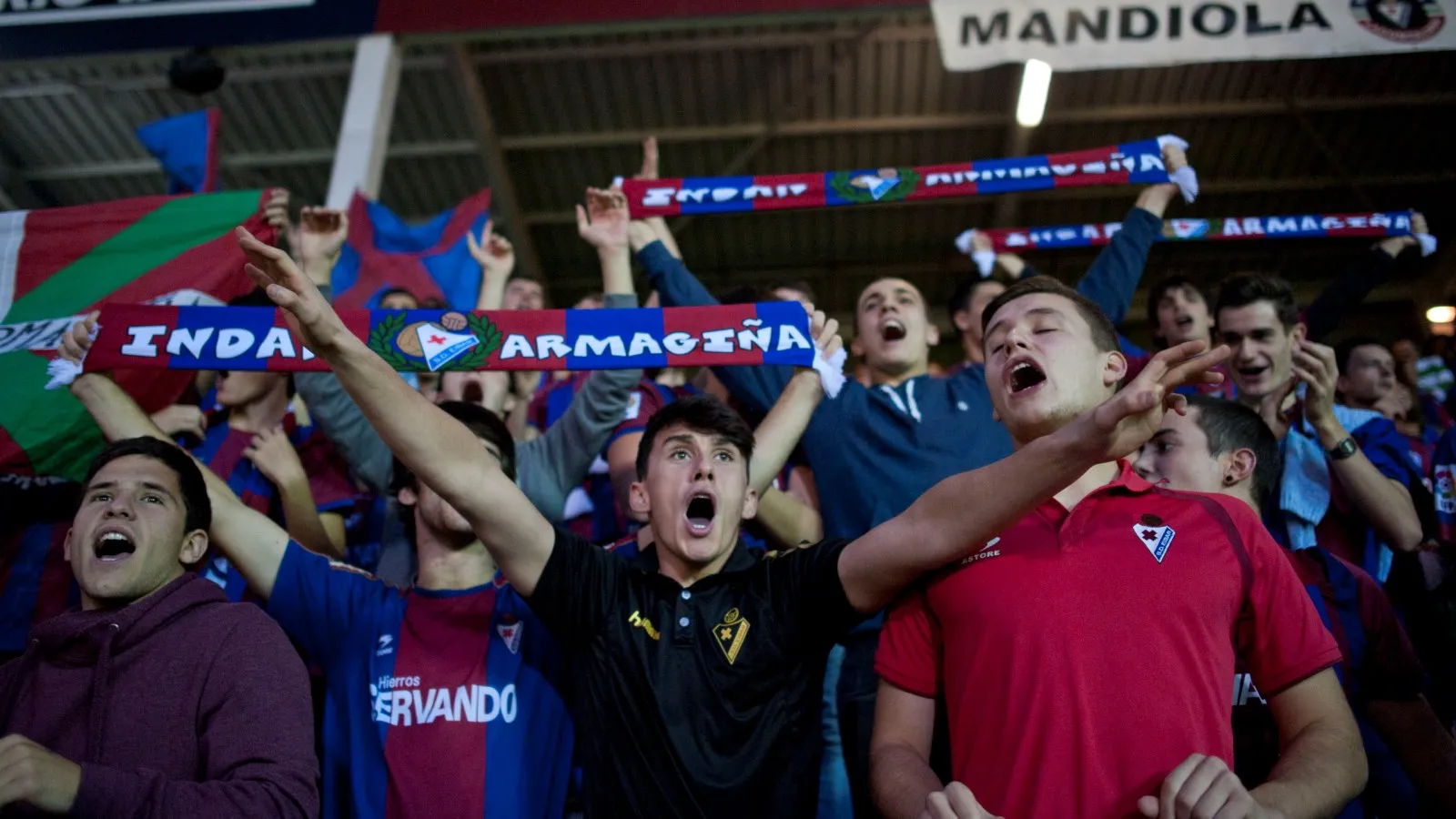 L&iacute;der do Espanhol, o Eibar ganha pr&ecirc;mio por ser modelo em meio a tantos clubes quebrados