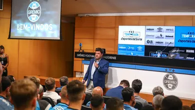 Mesmo com Libertadores, Gr&ecirc;mio aperta o cinto e aposta na continuidade do time vice-campe&atilde;o brasileiro
