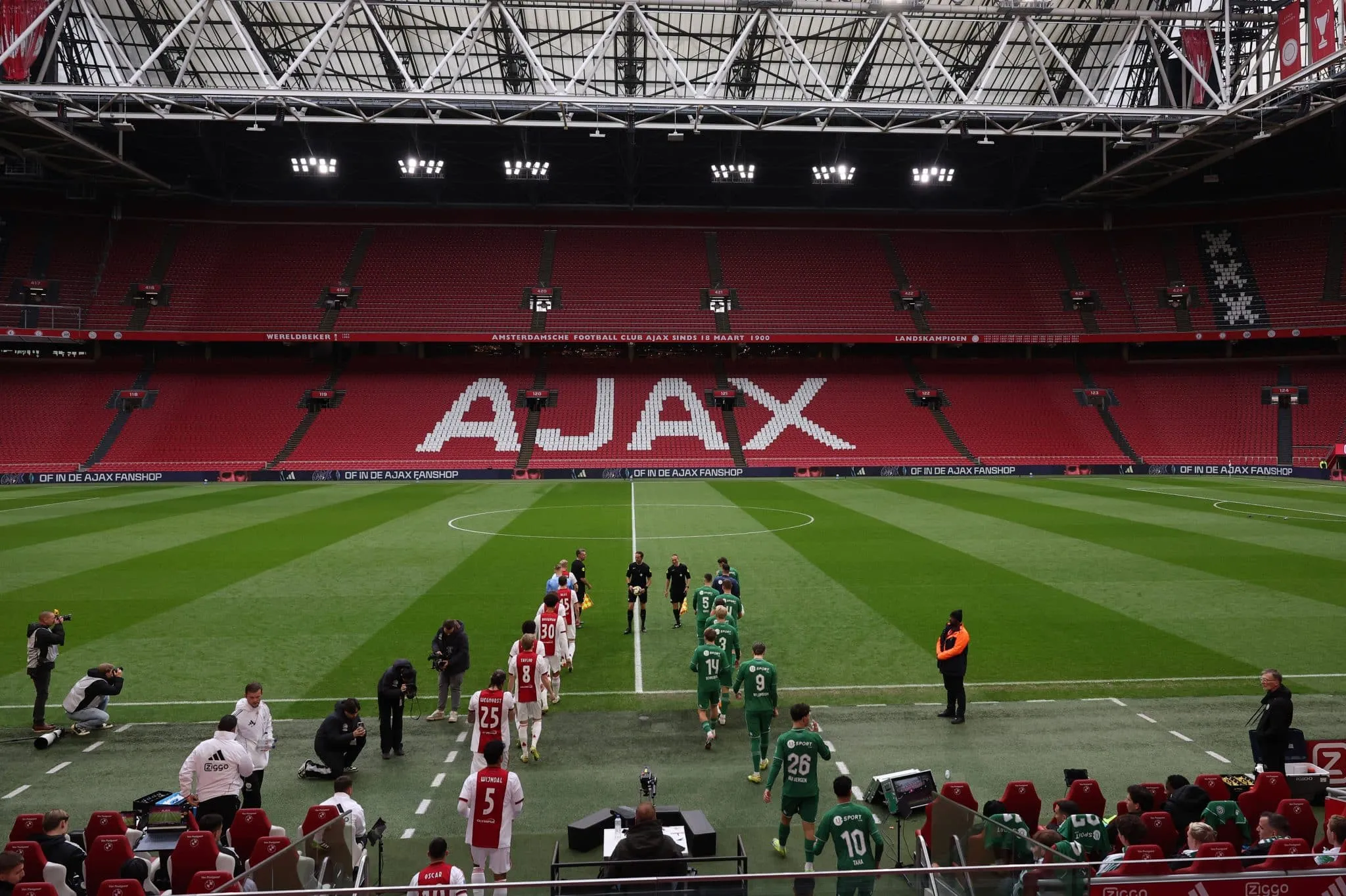 &lsquo;&Uacute;ltimo desejo&rsquo;: Por que jogo do Ajax teve somente um torcedor no est&aacute;dio