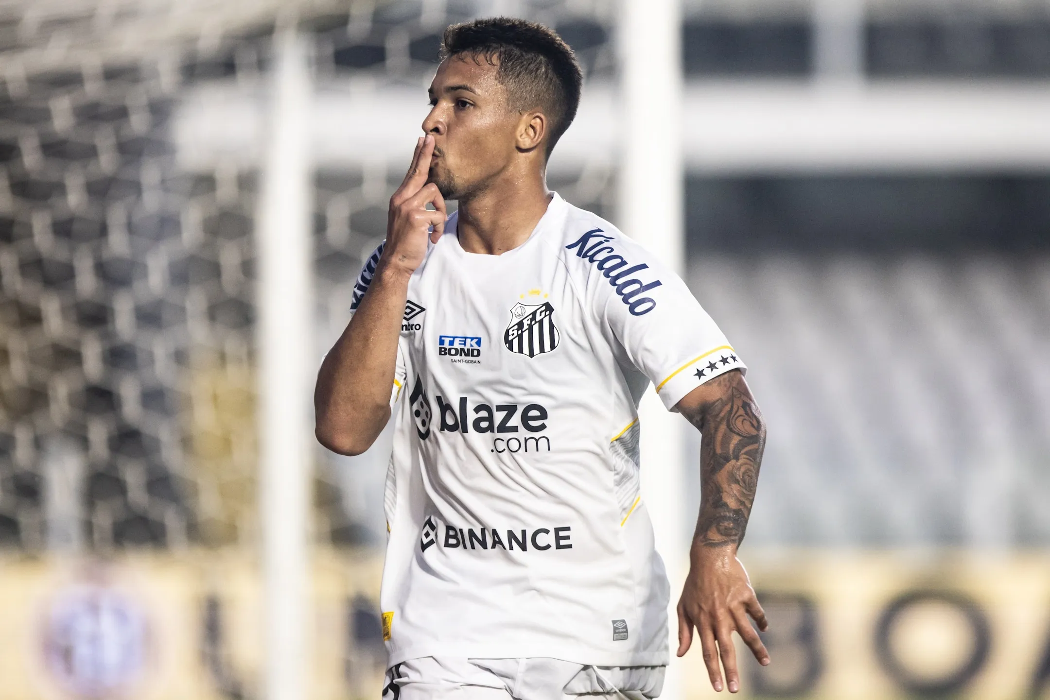 Santos: Apesar de decepcionado, Marcos Leonardo voltar&aacute; a treinar e jogar