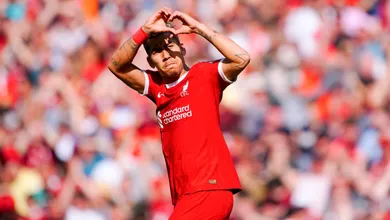 &lsquo;Eu acredito nele&rsquo;: Firmino d&aacute; conselho para refor&ccedil;o contestado no Liverpool