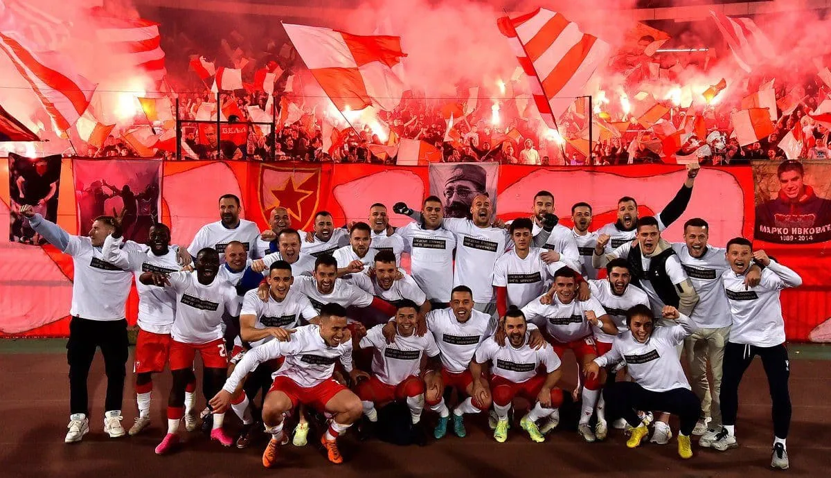 O Estrela Vermelha reafirma a hegemonia, fatura o hexa do Campeonato S&eacute;rvio e iguala marca hist&oacute;rica