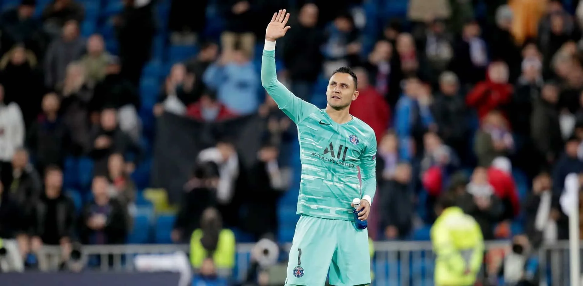 Depois de uma grande atua&ccedil;&atilde;o no reencontro com o Real, Navas deixou o campo ovacionado pelo Bernab&eacute;u