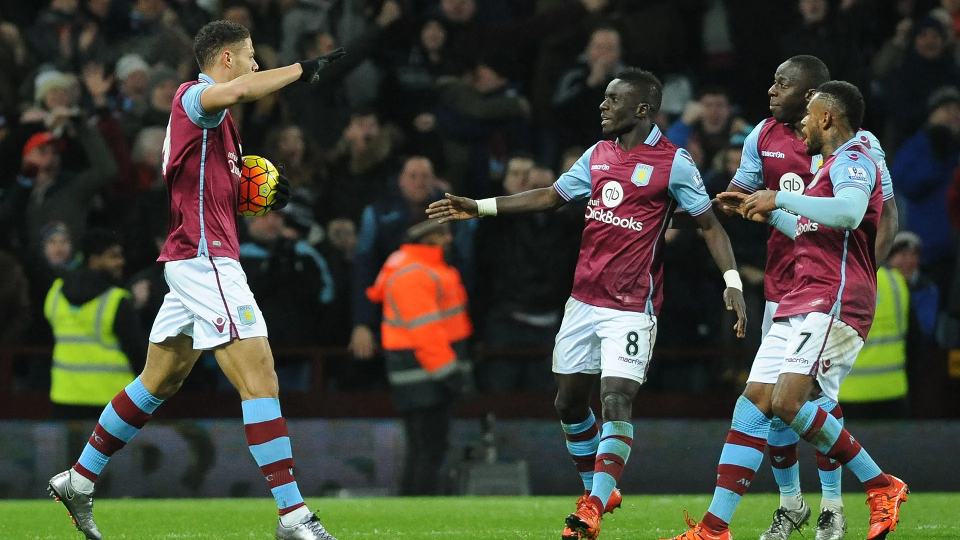 Novo rico &agrave; vista? Aston Villa &eacute; o primeiro clube ingl&ecirc;s a ser totalmente comprado por chineses