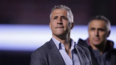 &lsquo;Privado &eacute; privado&rsquo;: Conversa com organizada na v&eacute;spera do cl&aacute;ssico incomodou Crespo no S&atilde;o Paulo