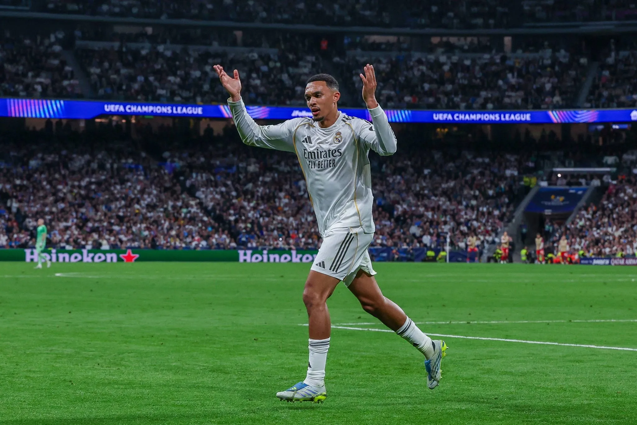 Alexander-Arnold, lateral do Real Madrid, em duelo da Champions League