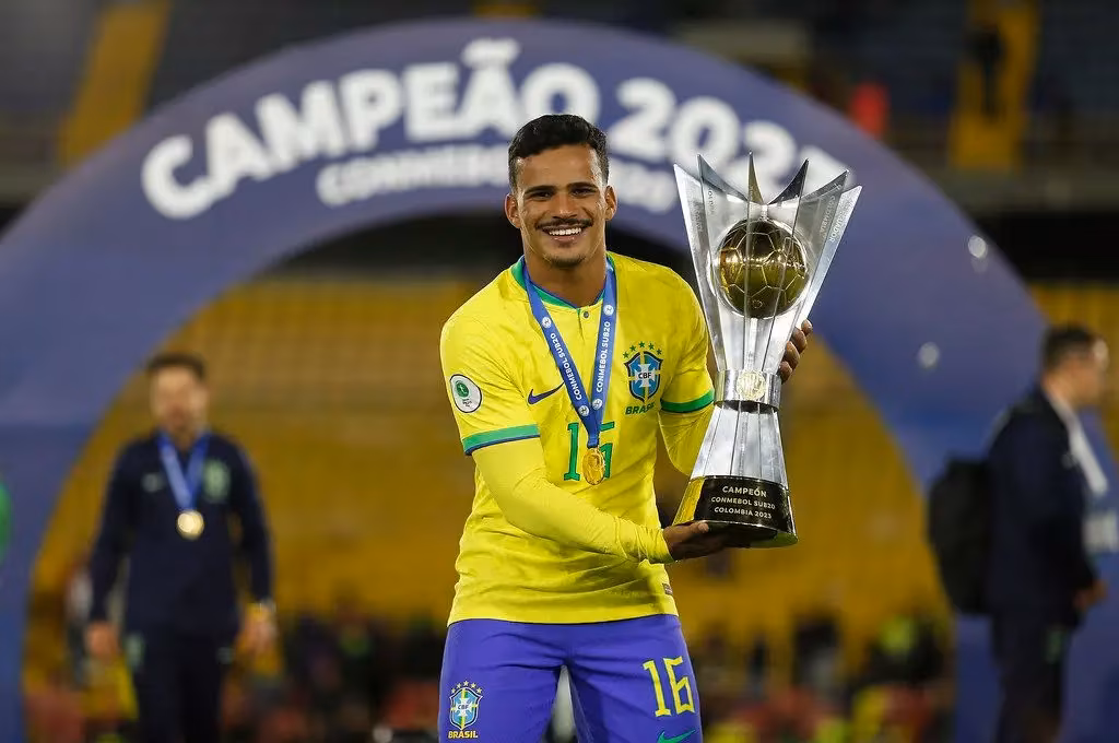 Kaiki Bruno, lateral do Cruzeiro, em passagem pelas categorias de base da sele&ccedil;&atilde;o brasileira