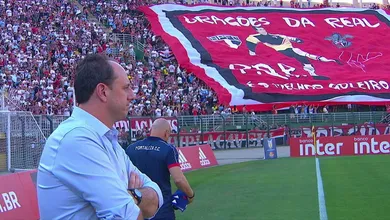 Rog&eacute;rio Ceni ganhou uma emocionante recep&ccedil;&atilde;o no reencontro com a torcida do S&atilde;o Paulo