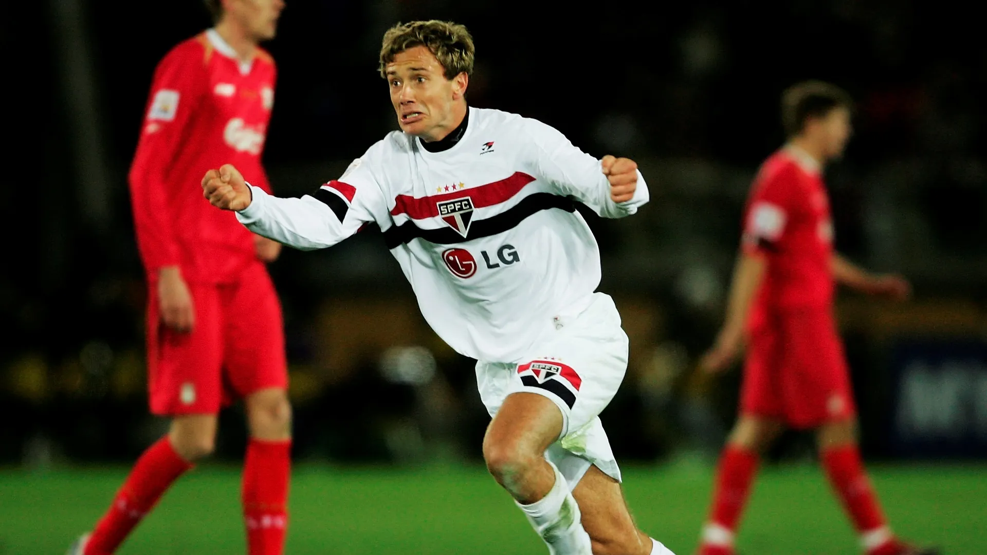 N&atilde;o era para importar, mas Liverpool lamentou: h&aacute; 10 anos, S&atilde;o Paulo era tri-mundial