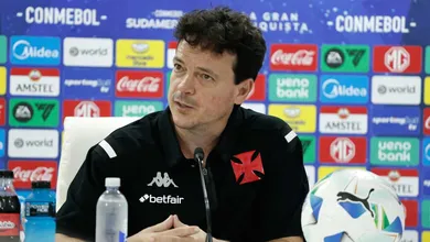 &lsquo;Tenta o que n&atilde;o &eacute; comum&rsquo;: Diniz resgata renegado por Pedrinho e divide torcida do Vasco