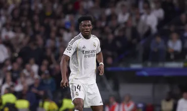 &lsquo;N&iacute;vel espetacular&rsquo;: Ajuste de Aberloa faz Tchouam&eacute;ni crescer e justificar aposta do Real Madrid