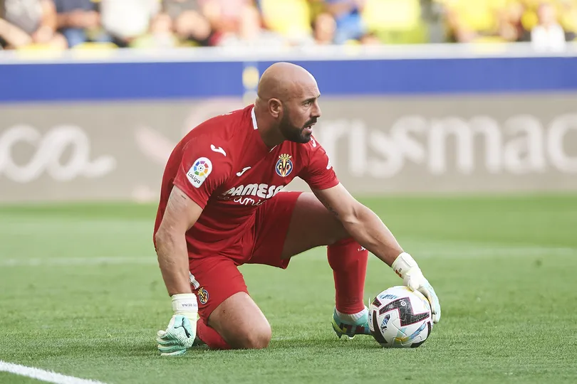 Ap&oacute;s dois anos de Villarreal, Pepe Reina se aproxima de um novo desafio na carreira. Foto: Reprodu&ccedil;&atilde;o