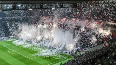 N&atilde;o h&aacute; torcida mais espetacular nesta temporada europeia que a do Eintracht Frankfurt