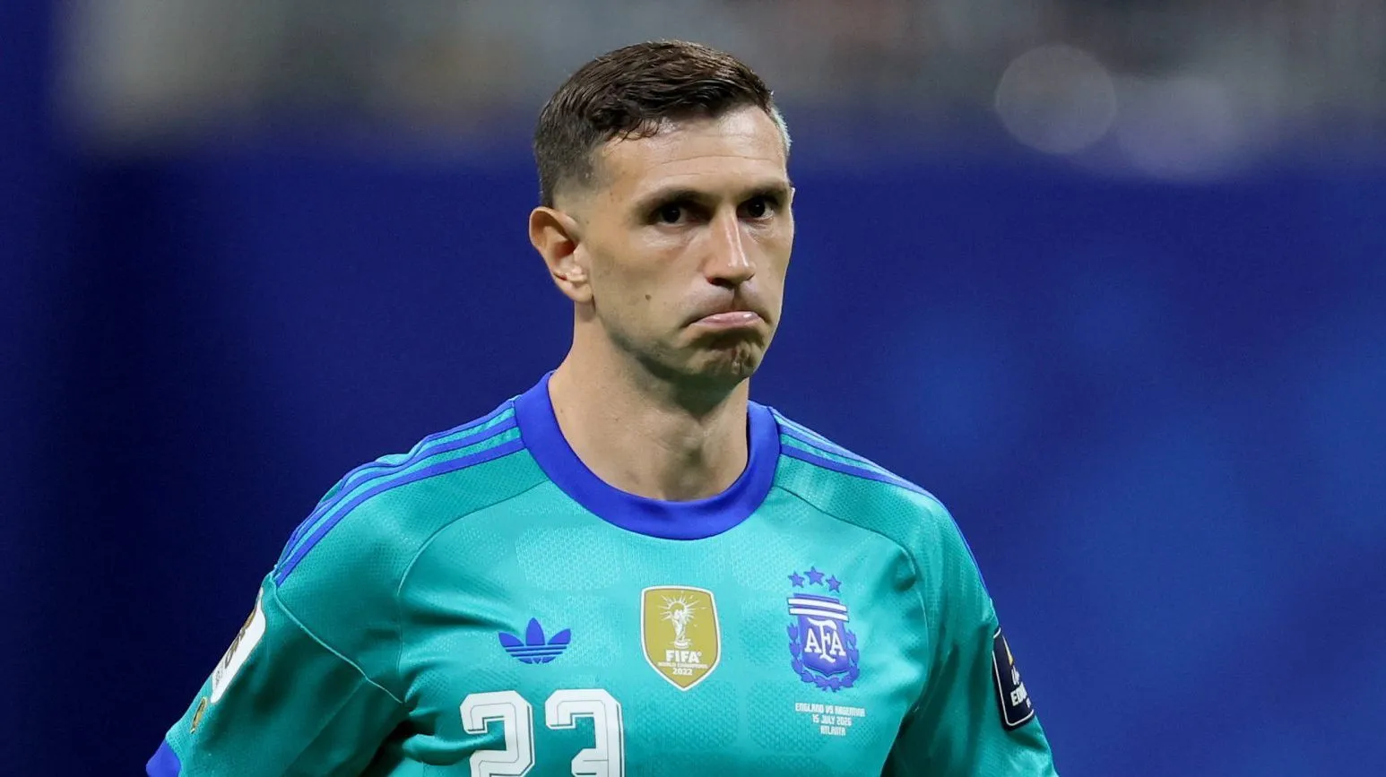&lsquo;N&atilde;o somos n&oacute;s que decidimos&rsquo;: Dibu Mart&iacute;nez rebate ideia sobre favorecimento &agrave; Argentina na Copa