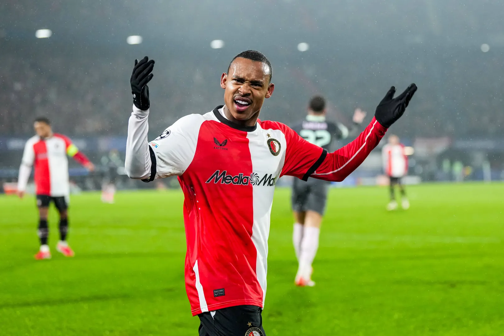 Igor Paix&atilde;o comemora gol do Feyenoord