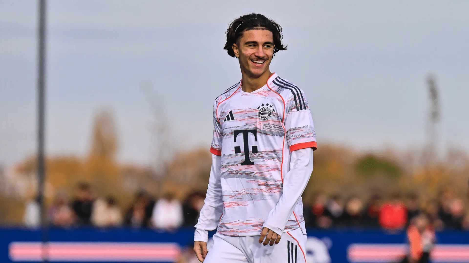Adin Licina, joia do juniores do Bayern de Munique