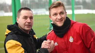 Kuba volta para o Wisla Crac&oacute;via para jogar sem receber sal&aacute;rios e investindo para salvar o clube