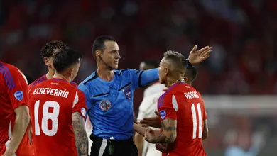 Chile exige suspens&atilde;o de &aacute;rbitro e faz fortes reclama&ccedil;&otilde;es ap&oacute;s queda na Copa Am&eacute;rica