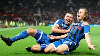 Um dia depois de marcar no Old Trafford, Matheson volta &agrave; escola em Manchester para fazer prova
