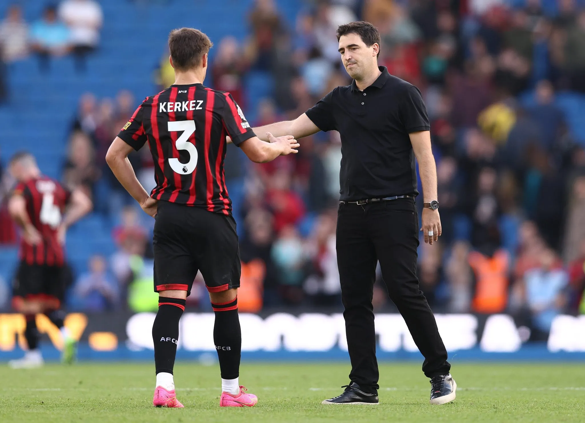 Kerkez e Iraola ap&oacute;s jogo do Bournemouth em 2023