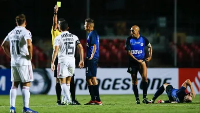 Engolido pela afoba&ccedil;&atilde;o, S&atilde;o Paulo &eacute; ca&oacute;tico em campo e cai merecidamente diante do Talleres de Gui&ntilde;az&uacute;