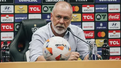 &lsquo;Responsabilidade minha&rsquo;, diz Mano sobre elimina&ccedil;&atilde;o do Fluminense na Libertadores