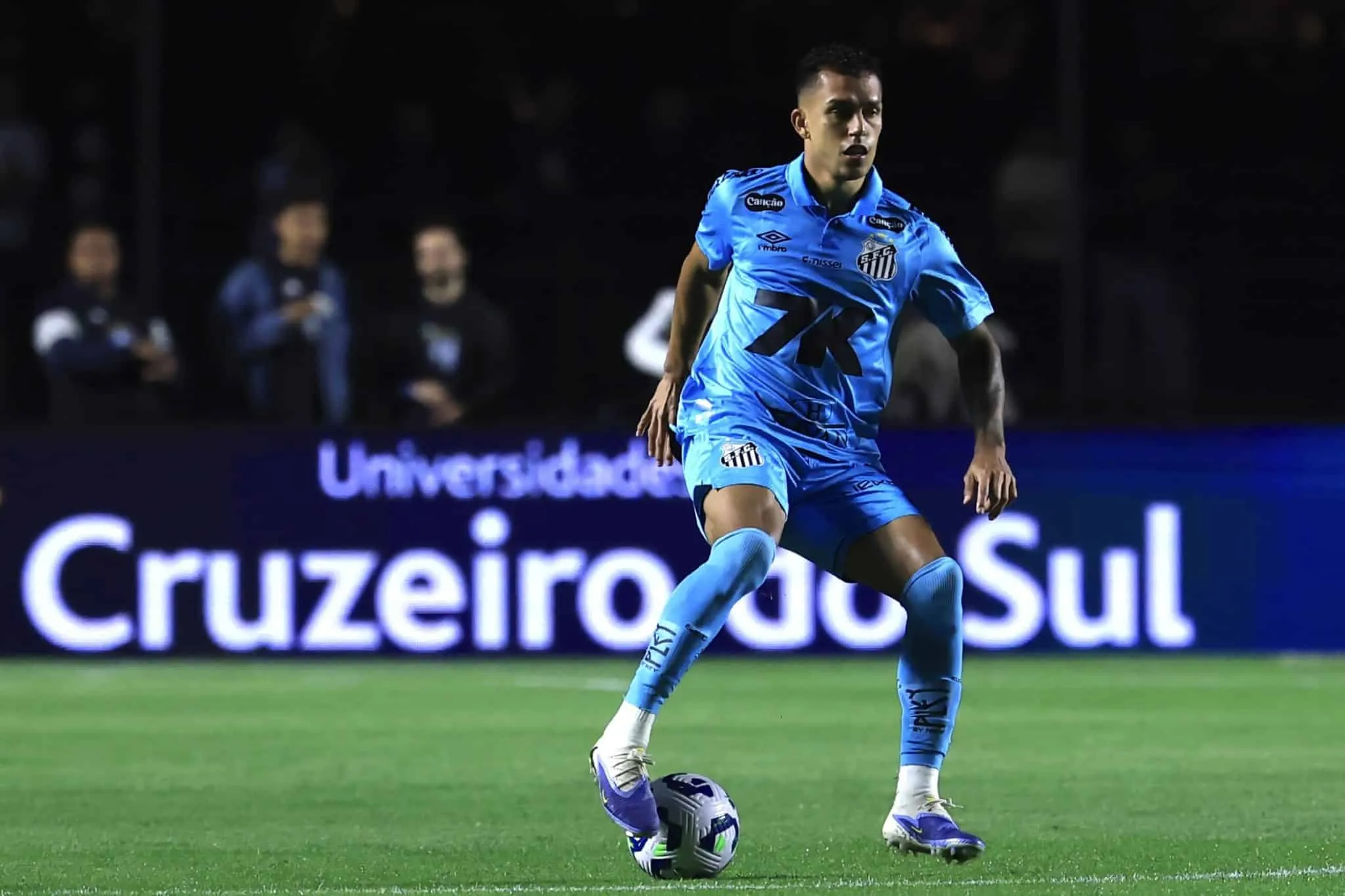 Igor Vin&iacute;cius durante a vit&oacute;ria do Santos sobre o Juventude