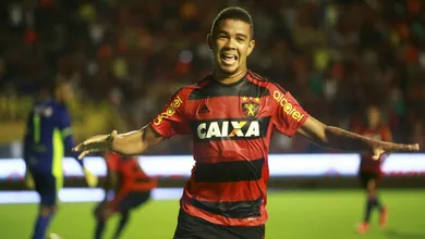 Decisivo no Cl&aacute;ssico dos Cl&aacute;ssicos, Juninho vem voando e pedindo passagem no Sport
