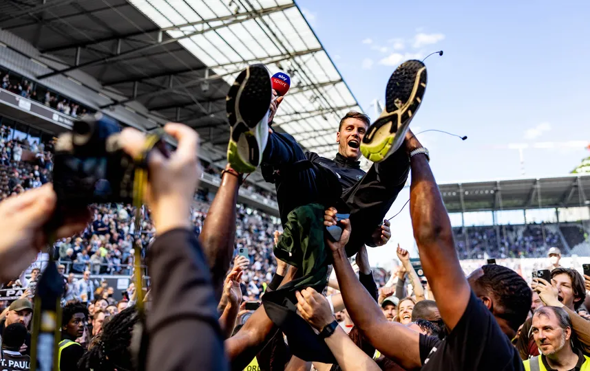 Treinador &eacute; visto como grande respons&aacute;vel pelo sucesso do St. Pauli